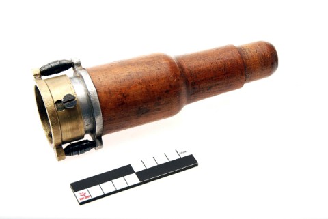 Capsule stamping tool