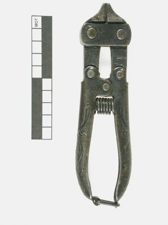 Wire crimping pliers