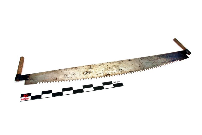 Double-handed crosscut saw