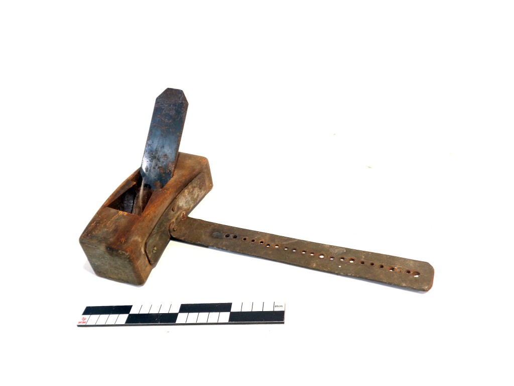 Cooper's bottom chamfering plane