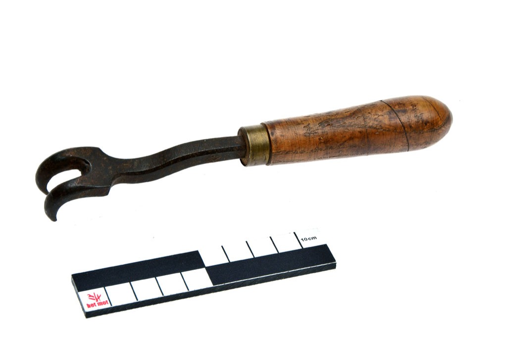 Moss scraper (osier)