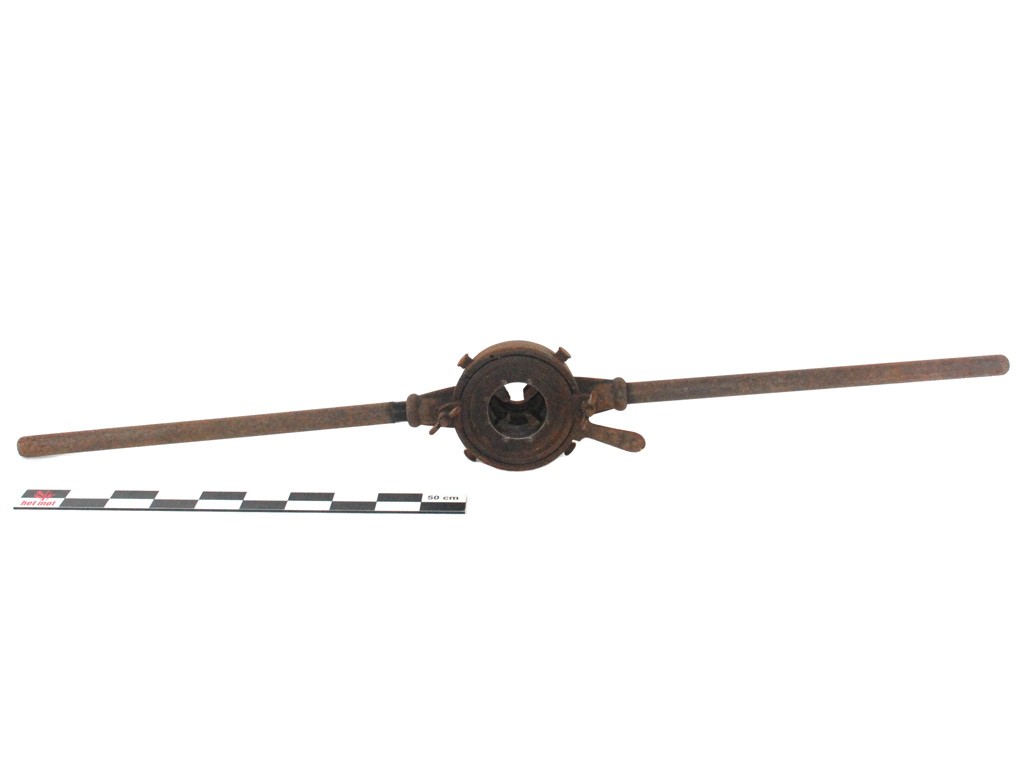 Twisting bar (for tubes)