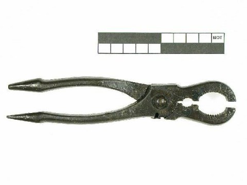 Fitter's pliers
