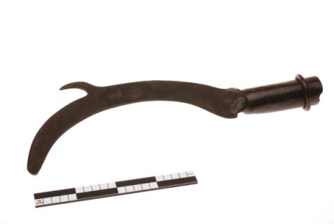 Long-handled halfmoon billhook