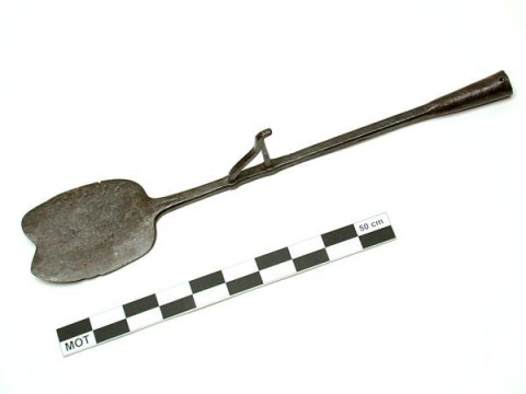 Coupe-paille (m.)
