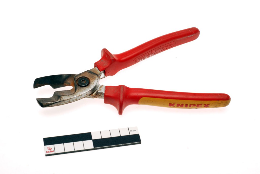 Cable shears