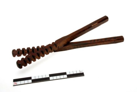 Pince à châtaignes (f.)