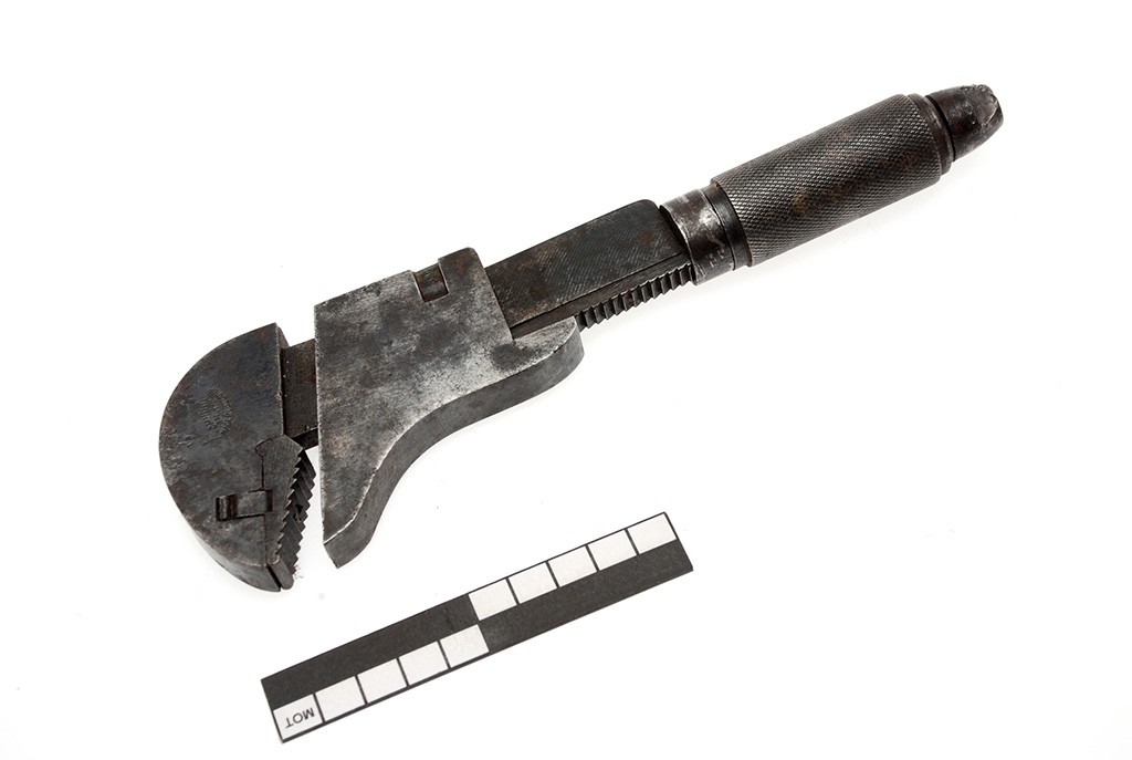 Adjustable spanner
