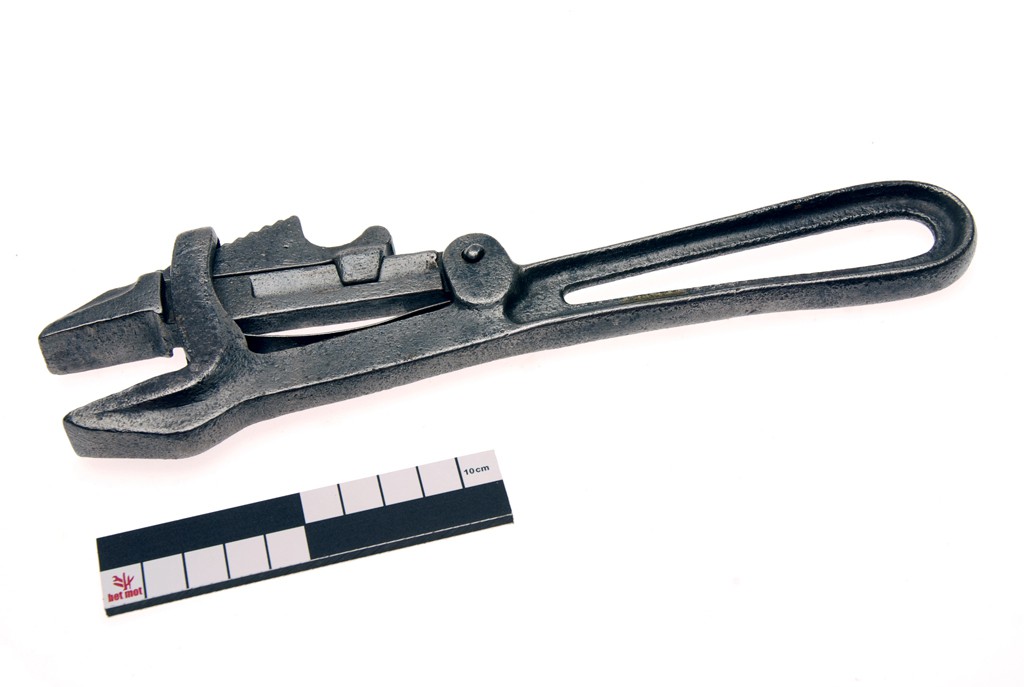 Adjustable spanner