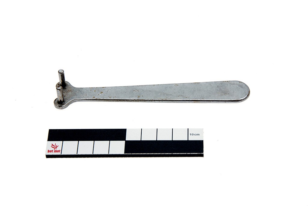 Pin spanner