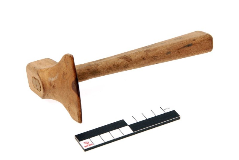 Veneering hammer