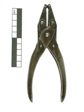 Lead sealing pliers