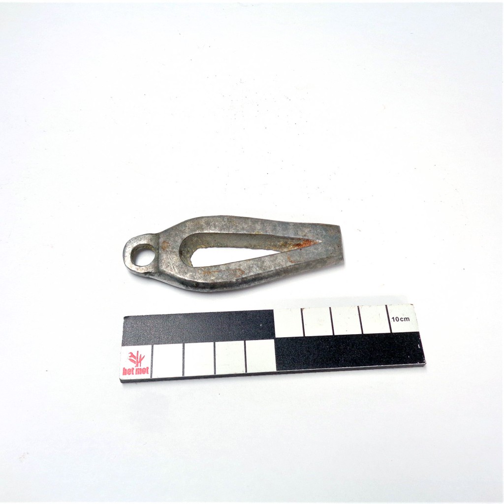 Shackle key