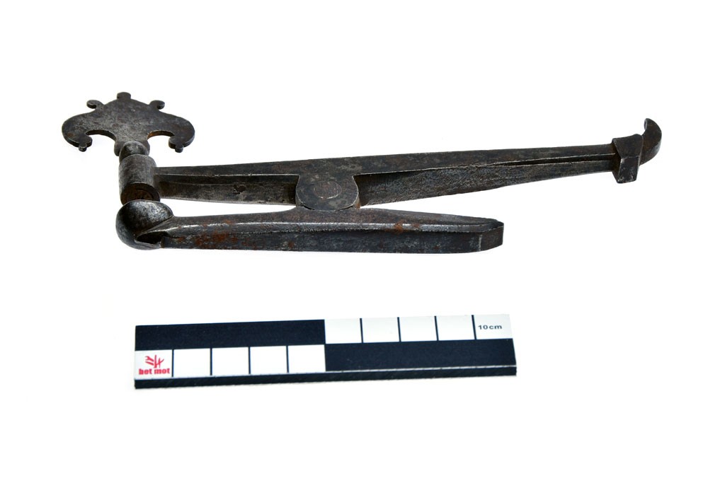 Gun spring vice