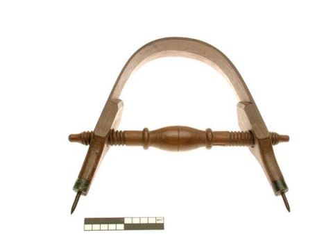 Cooper's bow compass