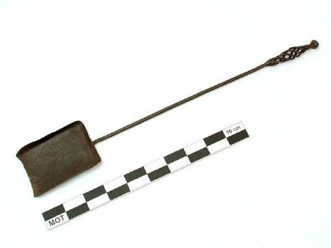 Fire shovel (blacksmith)