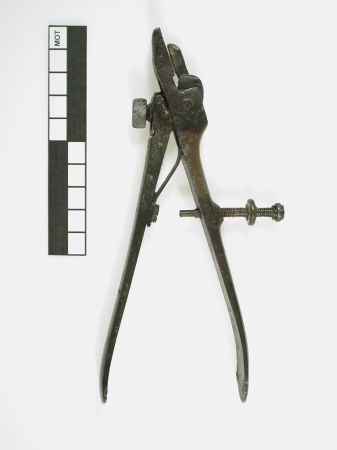 Saw-setting pliers