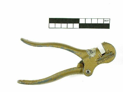 Saw-setting pliers